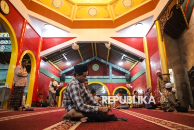 Attachment for Masjid Menyapa Pemudik, Kemenag Kalsel: Rumah Ibadah Berbagi Dana dan Dukungan