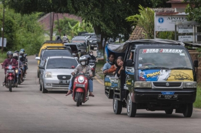 Attachment for Polres Cilegon Siapkan Rencana Lalu Lintas untuk Mengatur Arus wisatawan ke Anyer