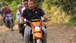 Attachment for Gubernur dan DPRD Banten Serentak Periksa Huntara Lebak: Komitmen bangun jalan dan dorong Huntap bagi warga