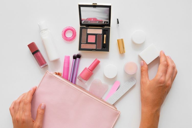 Attachment for 7 Tips Cerdas untuk Mengatur Kosmetik Agar Tak Bikin Kamar Berantakan
