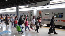 Attachment for DAFTAR 10 KERETA API POPULER UNTUK LIBURAN IDUL ADHA: TIKET TERJUAL MELEBIHI 862 RIBU